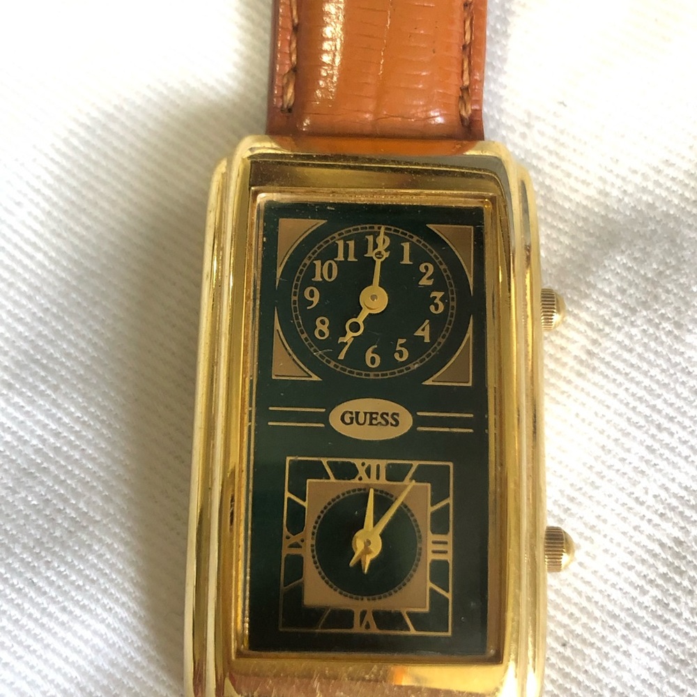 ⛔️SOLD⛔️ Guess watch with brown leather strap - Picture 2 of 3